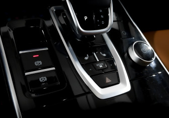 Подержанный автомобиль Omoda C5 2023 года (27 фото)