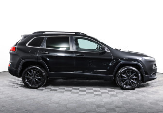 Подержанный автомобиль Jeep Cherokee 2014 года (4 фото)
