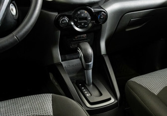 Подержанный автомобиль Ford EcoSport 2015 года (10 фото)