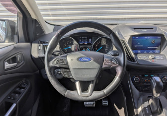 Подержанный автомобиль Ford Kuga 2017 года (22 фото)