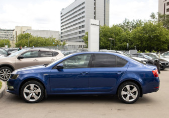 Подержанный автомобиль Skoda Octavia Liftback 2020 года (6 фото)