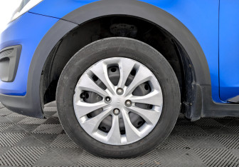 Подержанный автомобиль Kia Rio Hatchback 2020 года (18 фото)