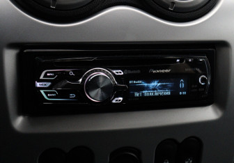 Подержанный автомобиль Renault Logan Sedan 2011 года (14 фото)