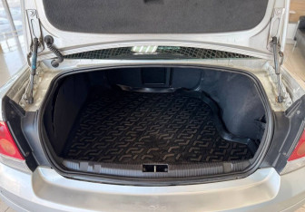 Подержанный автомобиль Opel Astra Sedan 2011 года (5 фото)