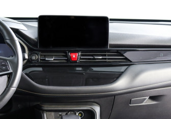 Подержанный автомобиль Москвич 3 2023 года (13 фото)