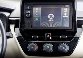 Подержанный автомобиль Toyota Corolla Sedan 2022 года (15 фото)