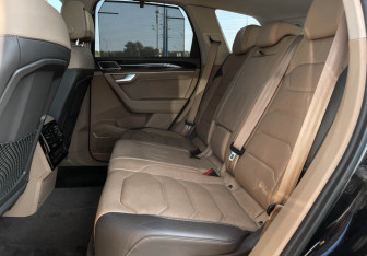Подержанный автомобиль Volkswagen Touareg 2019 года (10 фото)