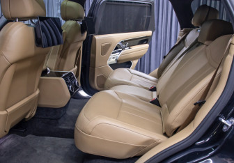 Подержанный автомобиль Land Rover Range Rover 2023 года (12 фото)