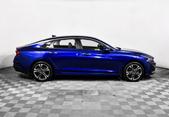 Подержанный автомобиль Kia K5 2021 года (5 фото)