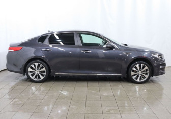 Подержанный автомобиль Kia Optima Sedan 2018 года (7 фото)