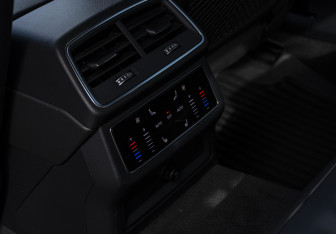 Подержанный автомобиль Audi A6 Sedan 2020 года (18 фото)