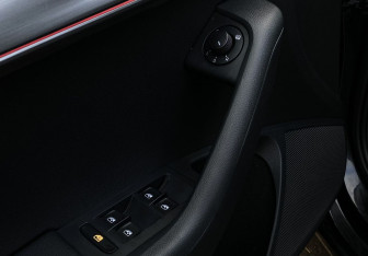 Подержанный автомобиль Skoda Octavia Liftback 2018 года (18 фото)