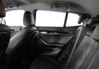 Подержанный автомобиль BMW X2 2018 года (14 фото)