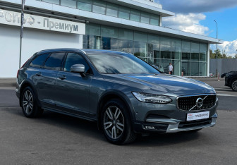 Подержанный автомобиль Volvo V90 Cross Country 2018 года (3 фото)
