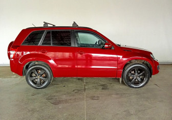 Подержанный автомобиль Suzuki Grand Vitara 2012 года (8 фото)