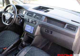 Подержанный автомобиль Volkswagen Caddy Compactvan 2018 года (7 фото)