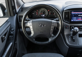 Подержанный автомобиль Hyundai H-1 2020 года (10 фото)