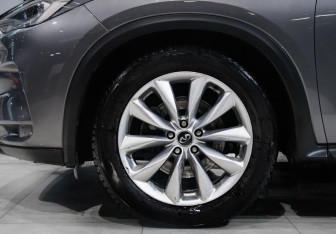 Подержанный автомобиль Infiniti QX50 2019 года (26 фото)