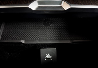 Подержанный автомобиль Land Rover Range Rover 2023 года (28 фото)