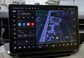 Подержанный автомобиль Zeekr 009 2023 года (19 фото)