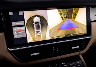 Подержанный автомобиль Porsche Cayenne 2021 года (28 фото)
