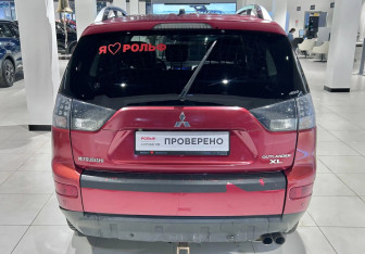 Подержанный автомобиль Mitsubishi Outlander 2008 года (5 фото)
