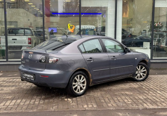 Подержанный автомобиль Mazda 3 Sedan 2007 года (8 фото)