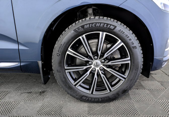 Подержанный автомобиль Volvo XC60 2019 года (18 фото)