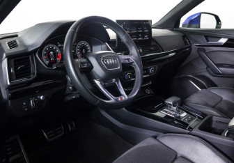 Подержанный автомобиль Audi Q5 2021 года (16 фото)
