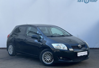 Подержанный автомобиль Toyota Auris Hatchback 2008 года (3 фото)