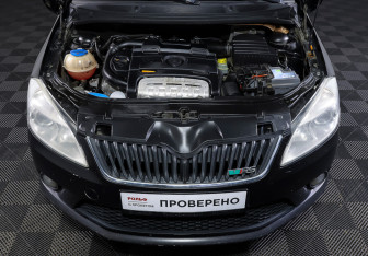 Подержанный автомобиль Skoda Fabia RS Hatchback 2011 года (9 фото)