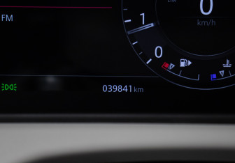 Подержанный автомобиль Land Rover Range Rover Velar 2018 года (12 фото)