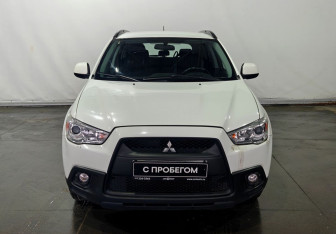 Подержанный автомобиль Mitsubishi ASX 2011 года (2 фото)