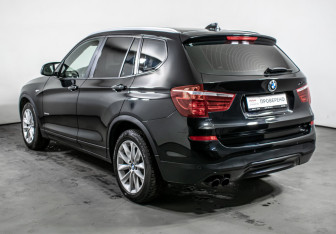 Подержанный автомобиль BMW X3 2014 года (7 фото)