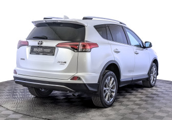 Подержанный автомобиль Toyota RAV4 2019 года (5 фото)