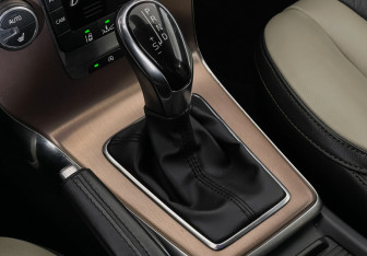 Подержанный автомобиль Volvo V40 Cross Country 2013 года (16 фото)