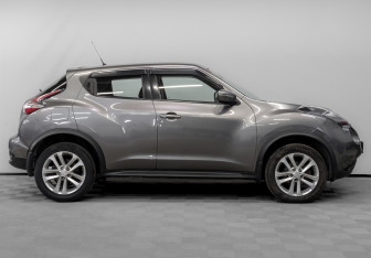 Подержанный автомобиль Nissan Juke 2015 года (4 фото)