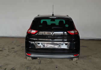 Подержанный автомобиль Renault Scenic 2019 года (5 фото)