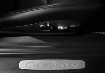 Подержанный автомобиль Porsche 911 Coupe 2017 года (28 фото)