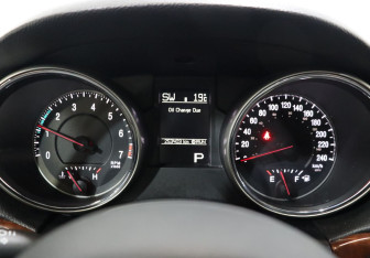 Подержанный автомобиль Jeep Grand Cherokee 2012 года (18 фото)
