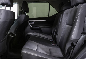Подержанный автомобиль Toyota Fortuner 2021 года (13 фото)