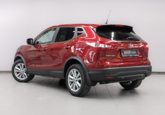 Подержанный автомобиль Nissan Qashqai 2016 года (7 фото)