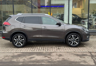 Подержанный автомобиль Nissan X-Trail 2021 года (4 фото)