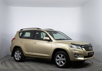 Подержанный автомобиль Toyota RAV4 2010 года (3 фото)