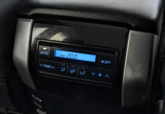 Подержанный автомобиль Toyota Land Cruiser Prado 2020 года (30 фото)