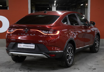 Подержанный автомобиль Renault Arkana 2019 года (5 фото)