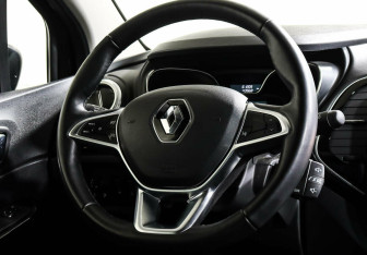 Подержанный автомобиль Renault Kaptur 2020 года (12 фото)