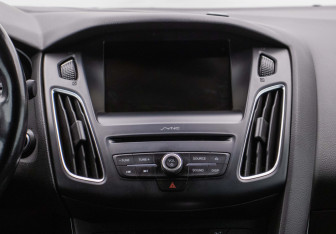 Подержанный автомобиль Ford Focus Sedan 2015 года (14 фото)