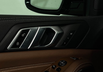 Подержанный автомобиль BMW X5 2021 года (17 фото)