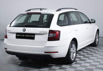 Подержанный автомобиль Skoda Octavia Wagon 2019 года (3 фото)